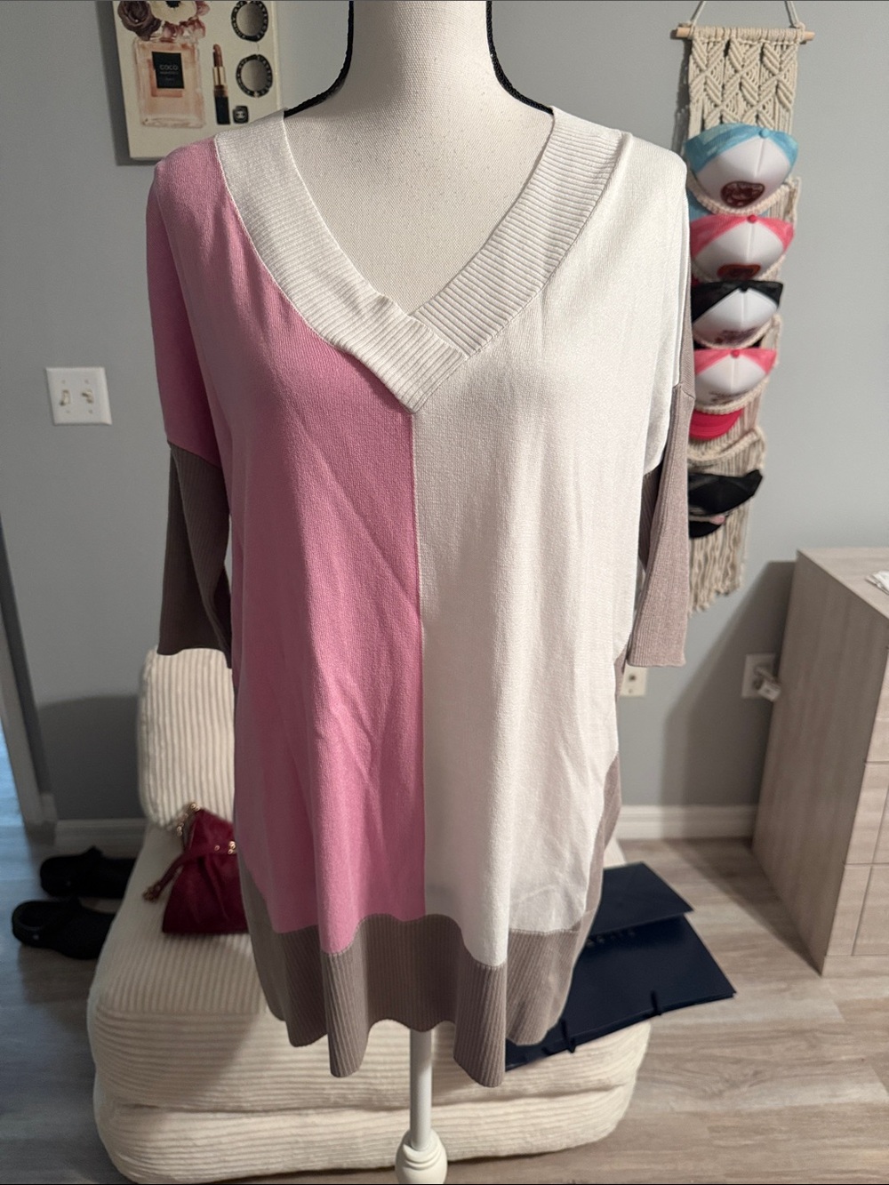 Planet by Lauren G v neck half sleeve sweater one size